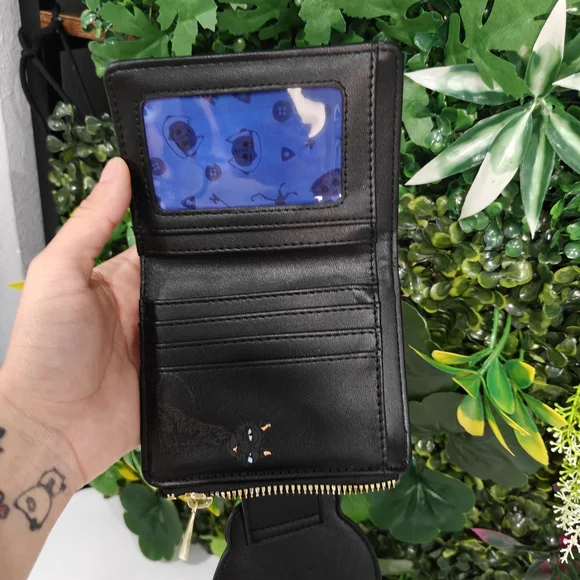 Coraline Black Wallet with Artistic Design - Picture 5 of 8